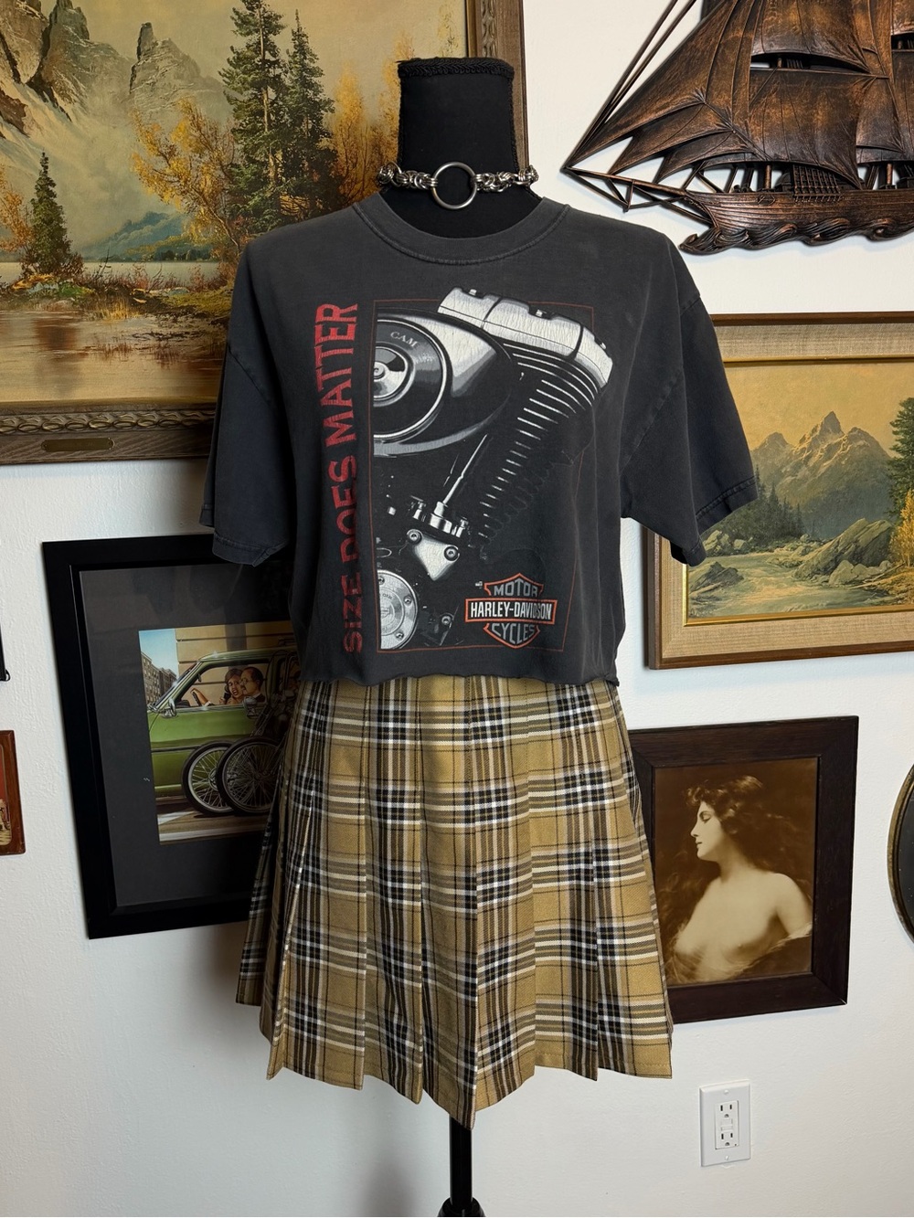 Vintage Y2K Cropped Harley-Davidson "Size Does Matter" T-Shirt Women's S-M